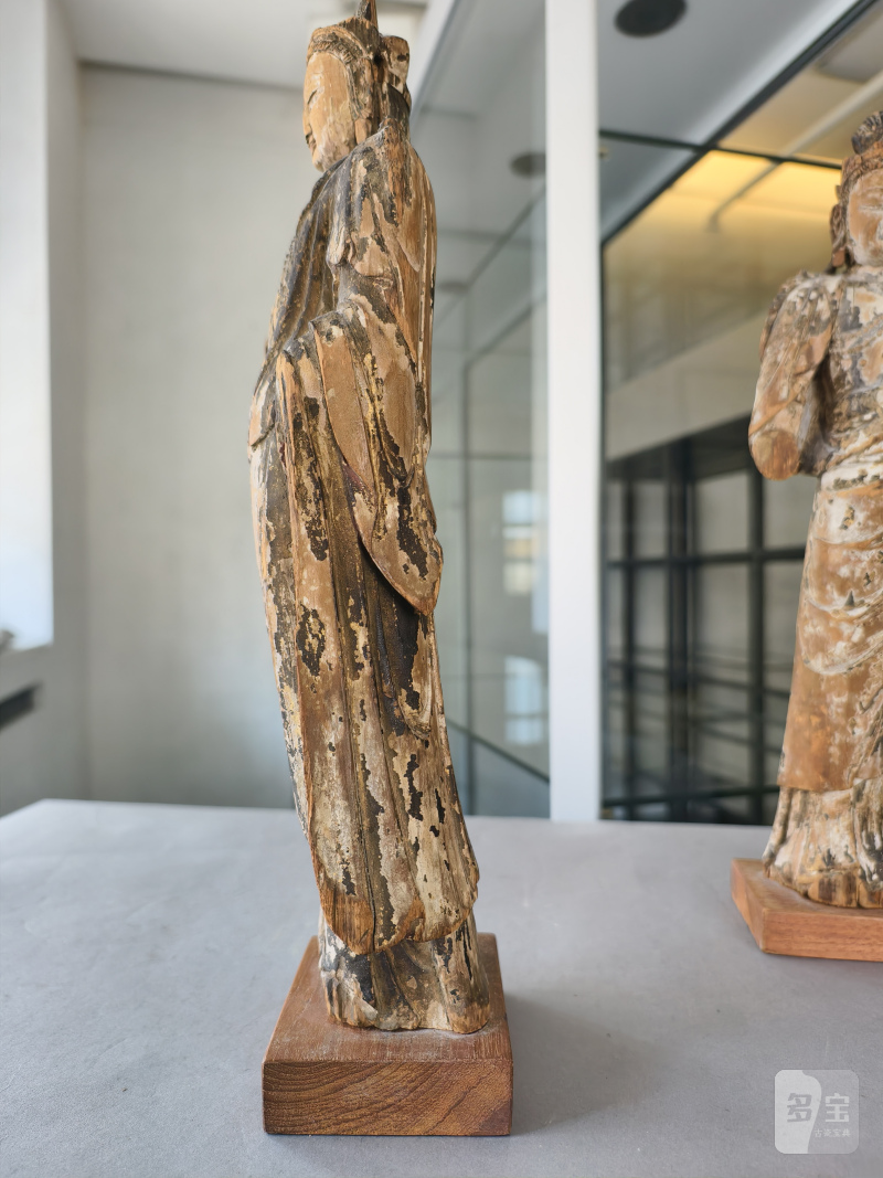 TWO WOOD FIGURES OF BODHISATTVAS - 图9